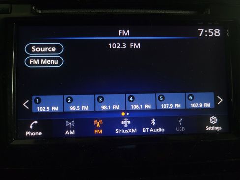 Used 2019 Nissan Rogue Sport SV image 25