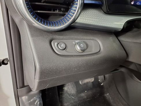 New 2026 Chevrolet Trax LT w/ Sunroof Package FWD image 70