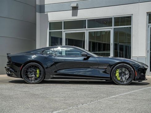 New 2025 Aston Martin Vanquish Coupe image 14