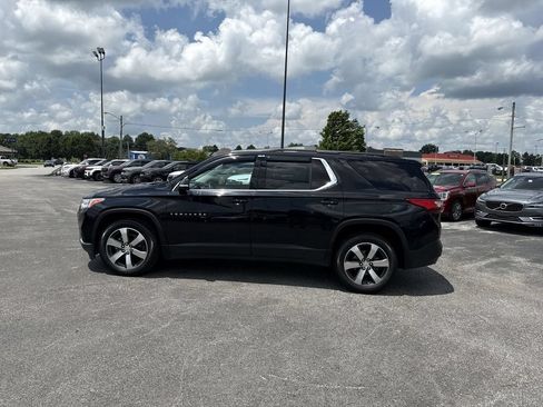 Used 2019 Chevrolet Traverse LT w/ LT Premium Package AWD/4WD image 3
