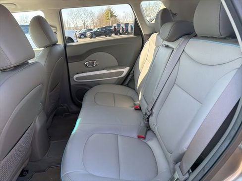 Used 2018 Kia Soul EV + w/ Sun & Fun Package image 14