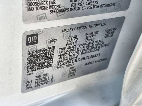 Used 2025 Chevrolet Silverado 1500 LT RWD image 33