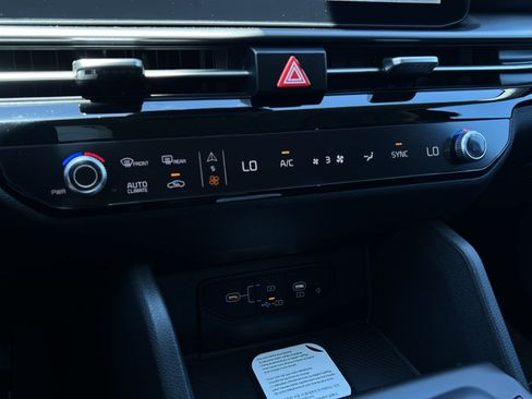 New 2026 Kia Sportage SX AWD/4WD image 25