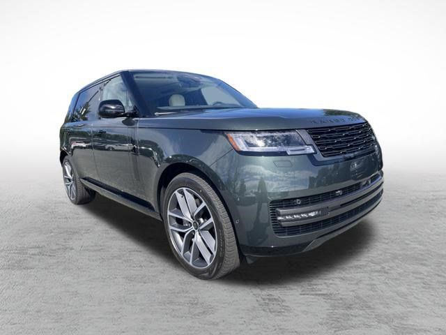 New 2027 Land Rover Range Rover Long Wheelbase SE AWD/4WD image 3