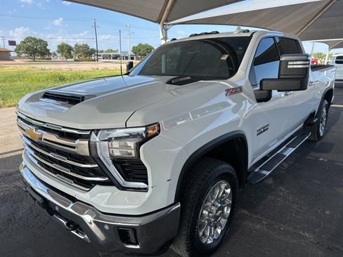 Used 2024 Chevrolet Silverado 2500 LTZ w/ LTZ Texas Edition image 3
