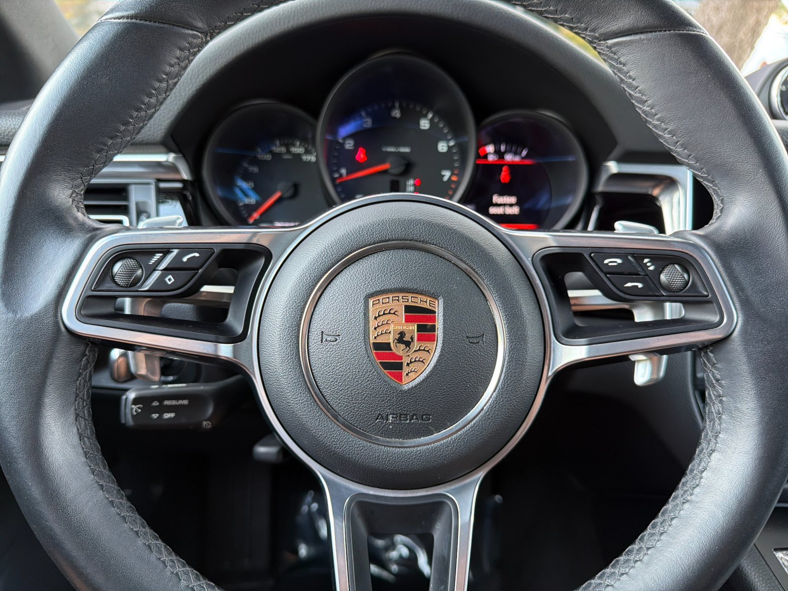 Used 2020 Porsche Macan AWD/4WD image 22