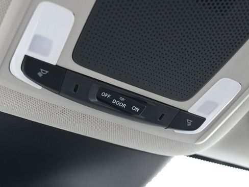 Used 2025 Honda Pilot EX-L image 19