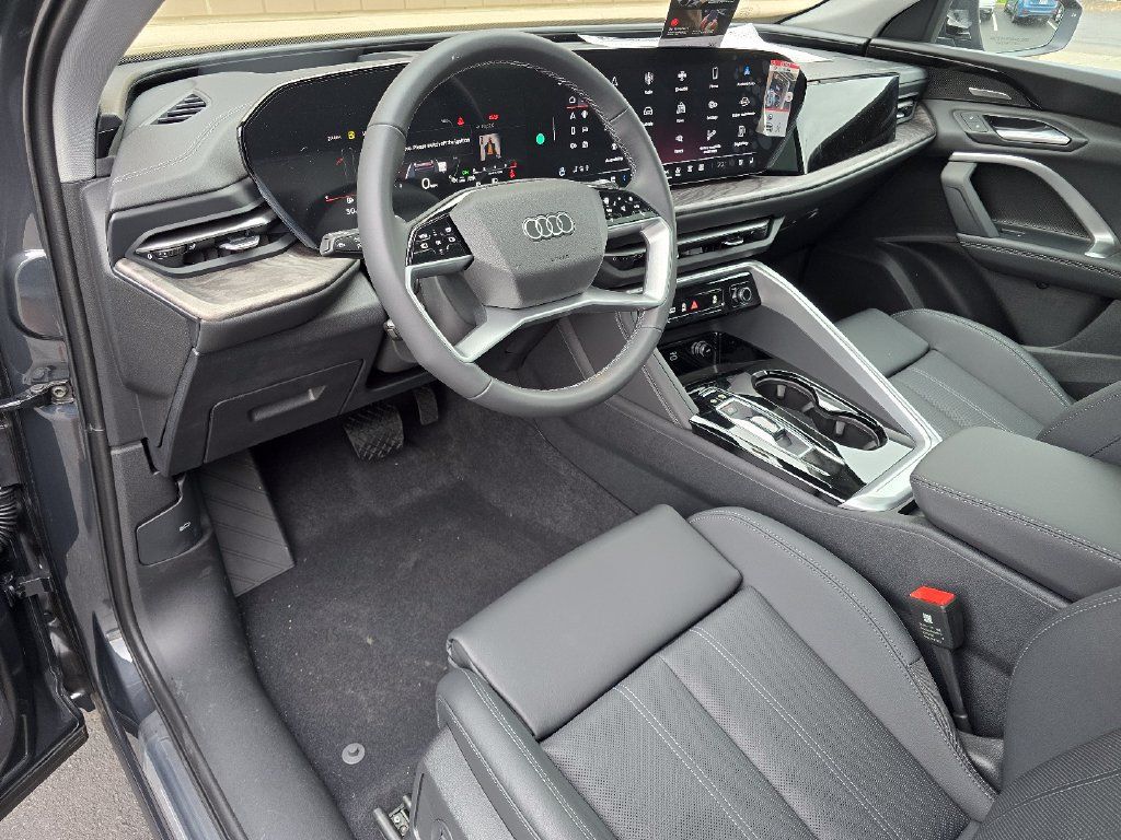 Certified 2025 Audi Q5 Premium Plus w/ Premium Plus AWD/4WD image 38