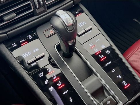 Certified 2024 Porsche Macan S AWD/4WD image 18