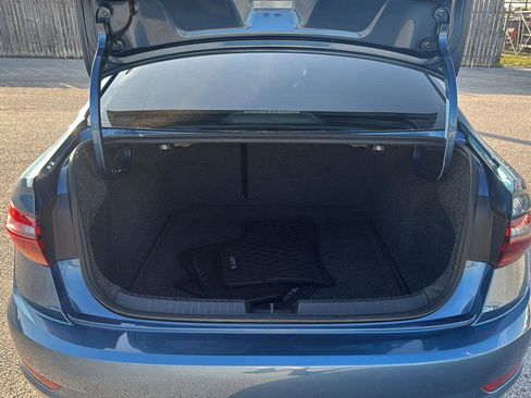 Used 2019 Volkswagen Jetta SE image 28