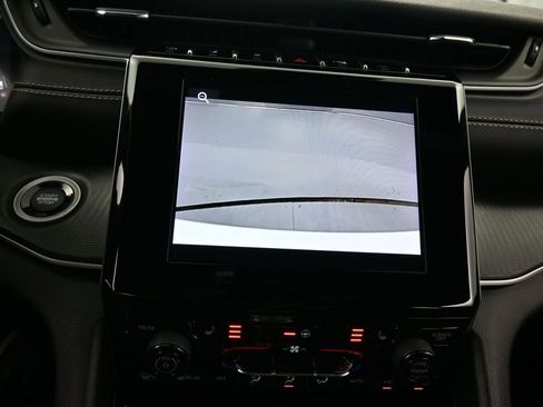Used 2023 Jeep Grand Cherokee Altitude AWD/4WD image 20