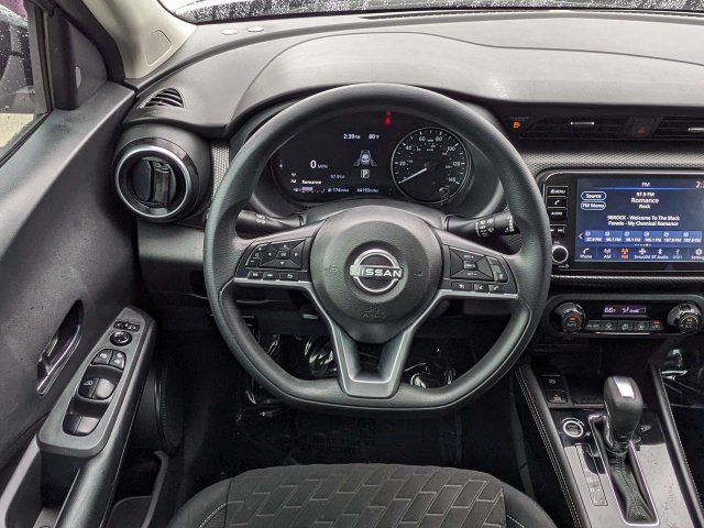 Used 2022 Nissan Kicks SV FWD image 17