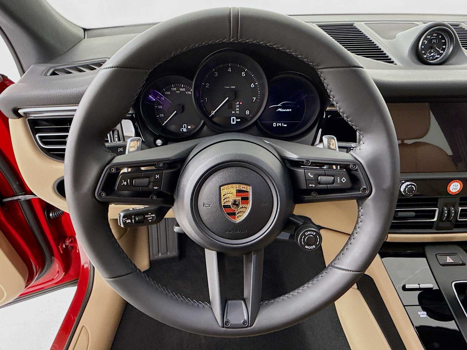 Used 2026 Porsche Macan AWD/4WD image 15