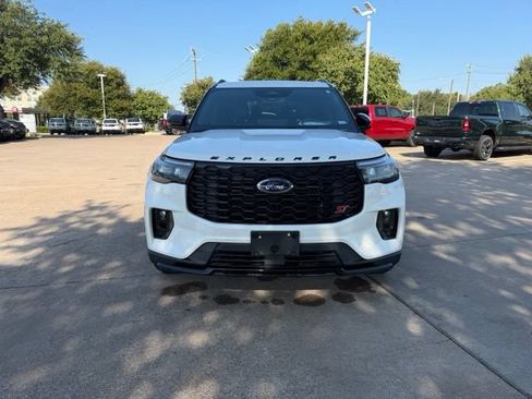 Used 2025 Ford Explorer ST w/ Sun And Sound Package AWD/4WD image 2