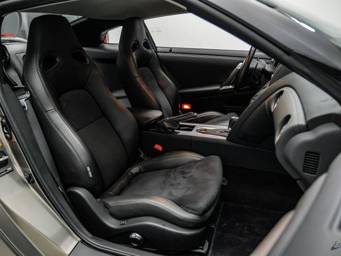 Used 2009 Nissan GT-R Premium AWD/4WD image 60