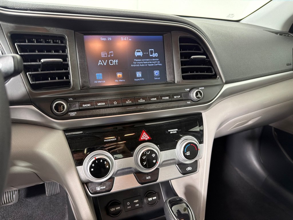 Used 2019 Hyundai Elantra SEL FWD image 12