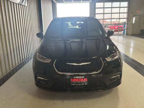 New 2026 Chrysler Pacifica Limited image 7