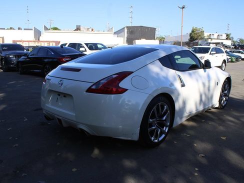 Used 2014 Nissan 370Z Coupe RWD image 7