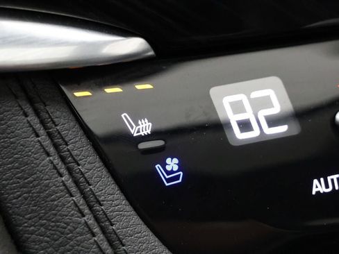 Used 2025 Cadillac XT6 Premium Luxury image 25