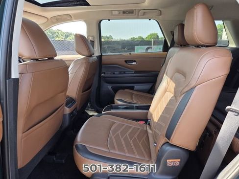 Used 2022 Nissan Pathfinder Platinum w/ Cargo Package FWD image 11