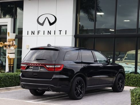 Used 2020 Dodge Durango SXT image 4