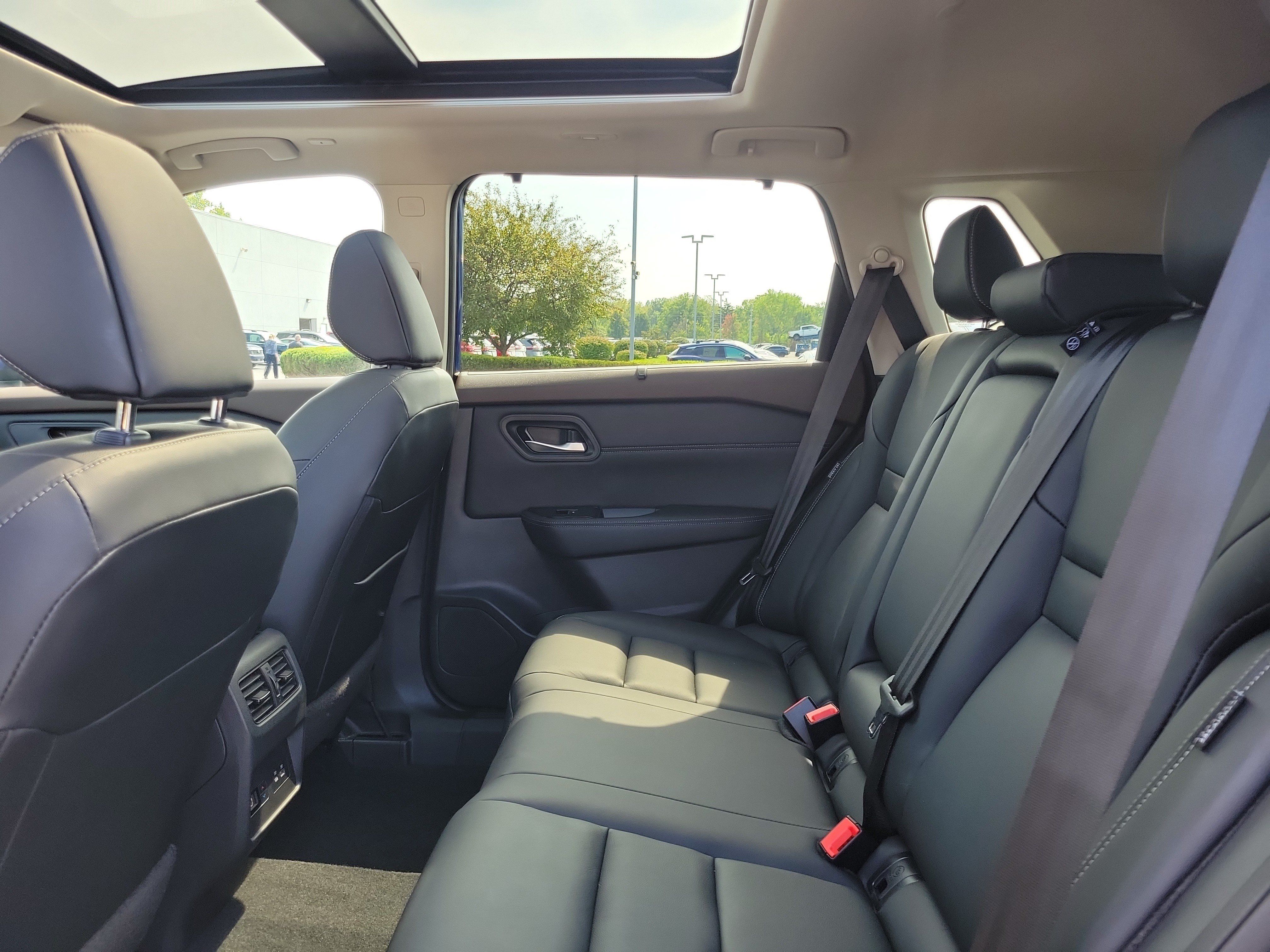 Certified 2023 Nissan Rogue SL w/ SL Premium Package AWD/4WD image 11