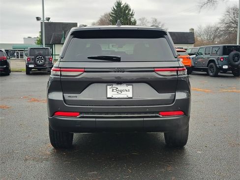 New 2025 Jeep Grand Cherokee 4WD image 35