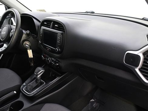 Used 2025 Kia Soul LX w/ LX Technology Package image 14