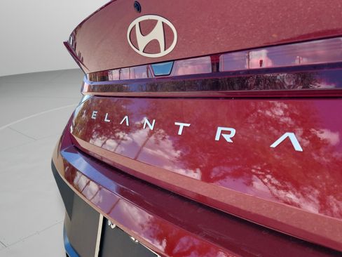 Certified 2026 Hyundai Elantra SE FWD image 38