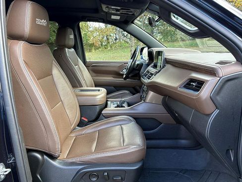 Used 2022 Chevrolet Suburban High Country image 14