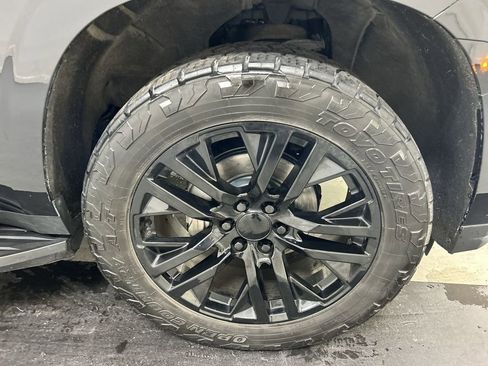 Used 2021 GMC Yukon XL Denali AWD/4WD image 8