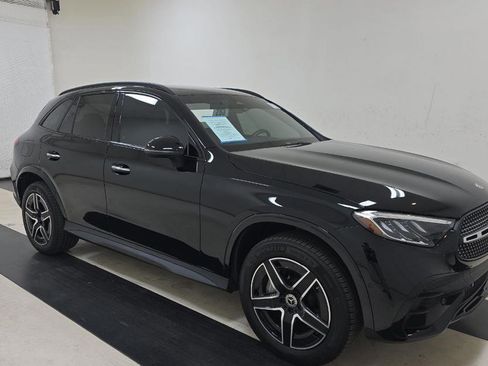 Used 2025 Mercedes-Benz GLC 300 image 3