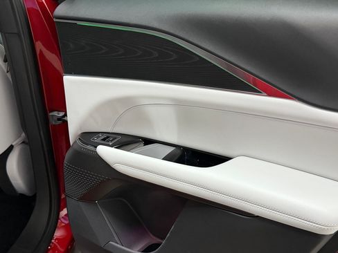 Certified 2024 Cadillac Lyriq Luxury RWD image 44