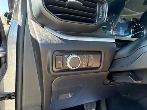 Used 2023 Ford Explorer XLT AWD/4WD image 38