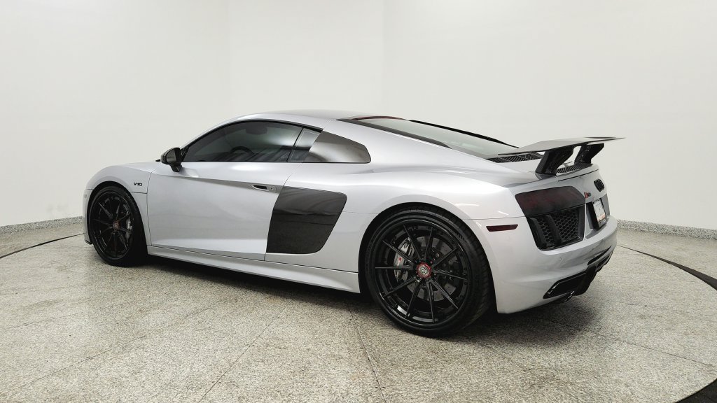 Used 2017 Audi R8 V10 plus AWD/4WD image 3