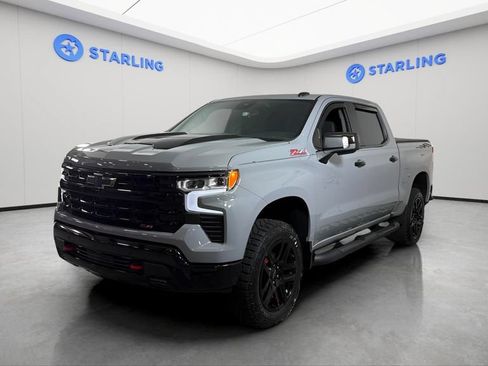 Used 2024 Chevrolet Silverado 1500 LT Trail Boss w/ LT Trail Boss Premium Package AWD/4WD image 16