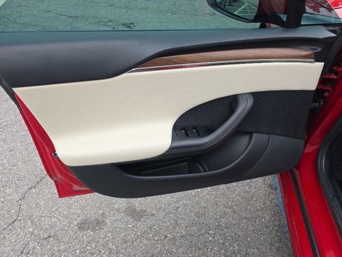 Used 2022 Tesla Model S image 15
