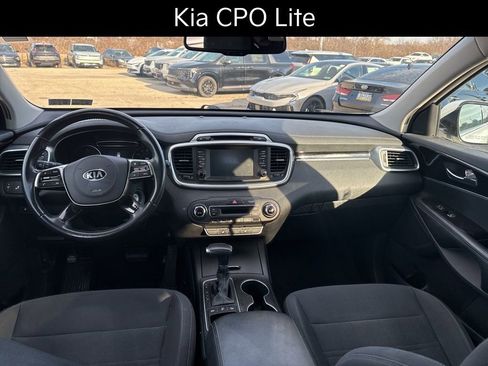 Certified 2019 Kia Sorento LX w/ LX Convenience Package image 10
