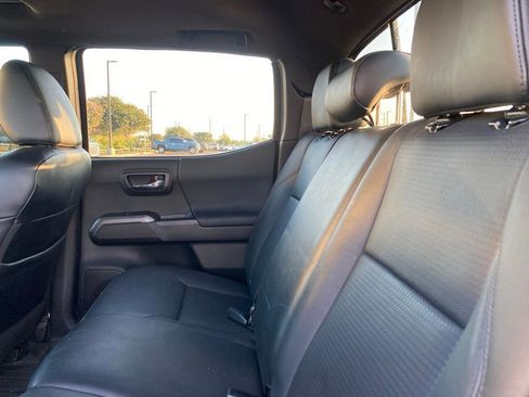 Used 2023 Toyota Tacoma TRD Sport w/ TRD Premium Sport Package RWD image 9