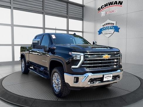 Used 2025 Chevrolet Silverado 2500 LTZ w/ LTZ Plus Package AWD/4WD image 2