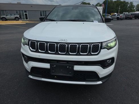 Used 2024 Jeep Compass Limited AWD/4WD image 2