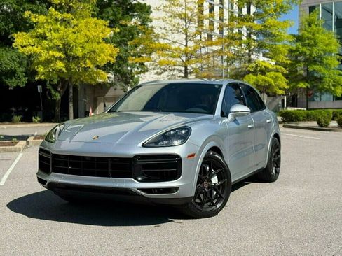 Used 2019 Porsche Cayenne Turbo image 14