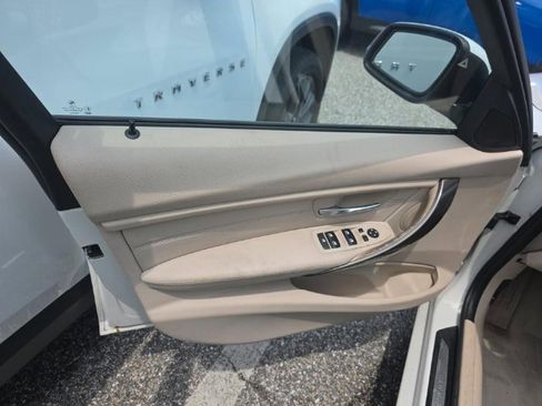 Used 2013 BMW 328i xDrive Sedan AWD/4WD image 9