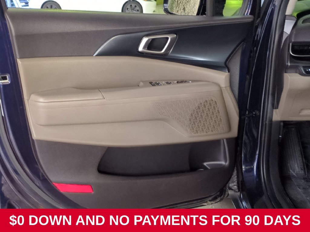 Used 2025 Kia Carnival FWD image 11