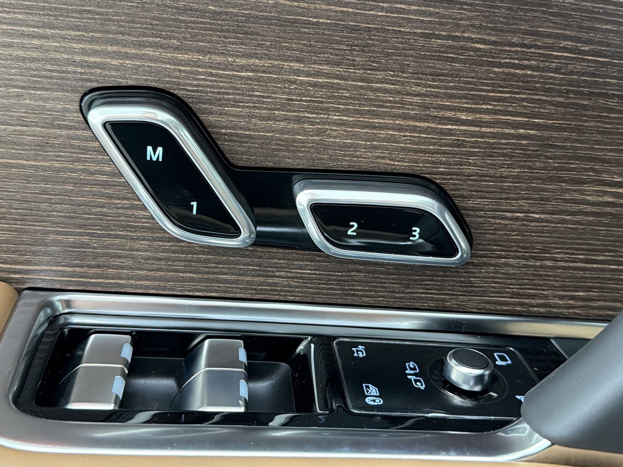 New 2026 Land Rover Range Rover SE AWD/4WD image 32