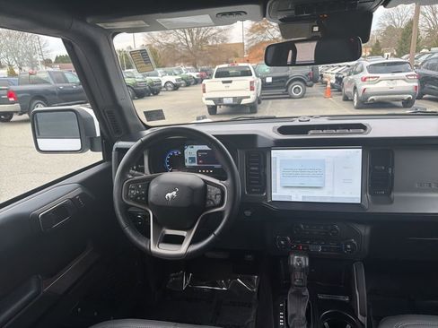 Used 2023 Ford Bronco Outer Banks image 11