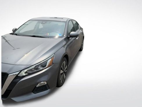 Used 2022 Nissan Altima 2.5 SV AWD/4WD image 13