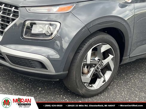 Used 2023 Hyundai Venue SEL FWD image 8
