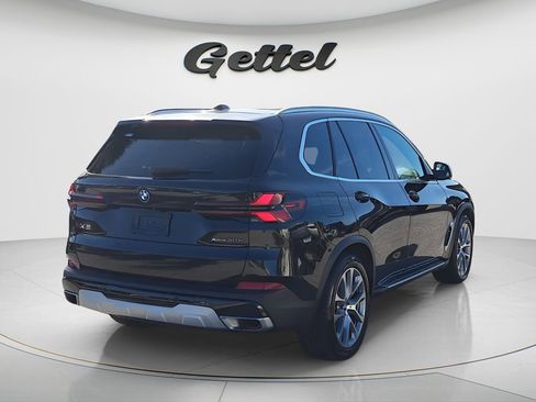 Used 2025 BMW X5 xDrive50e image 3