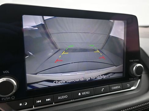 Used 2023 Nissan Rogue SV image 19